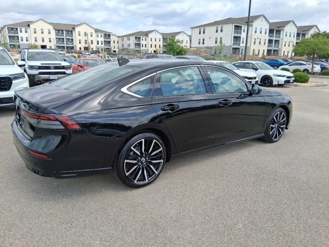 Used 2025 Honda Accord Touring image 5