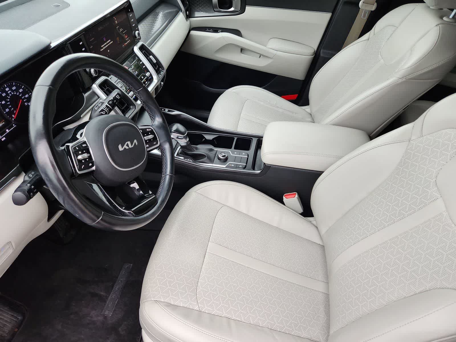 Used 2022 Kia Sorento S FWD image 11
