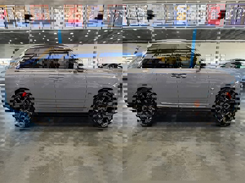 Used 2025 Rolls-Royce Cullinan image 9