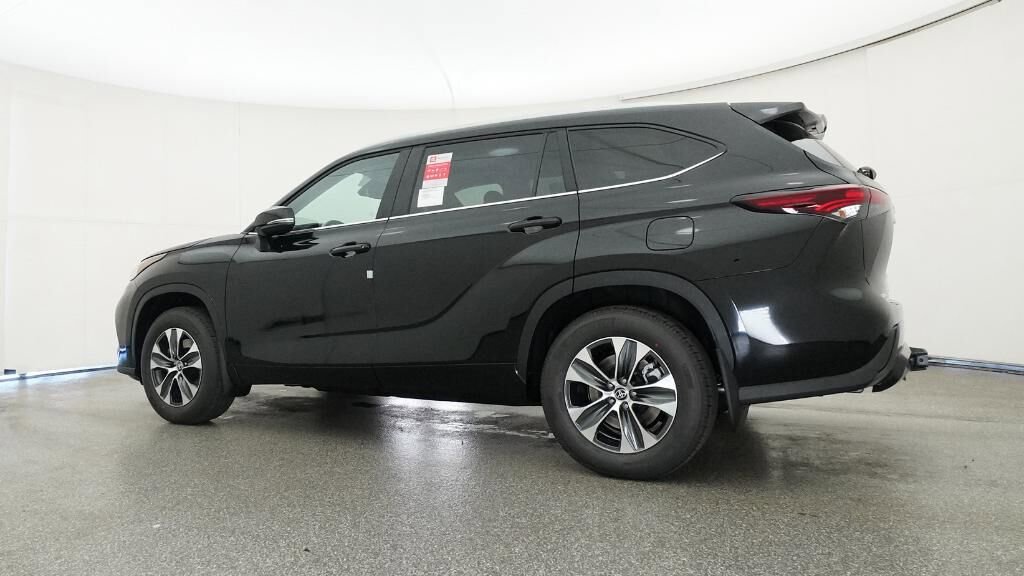 New 2026 Toyota Highlander XLE image 20
