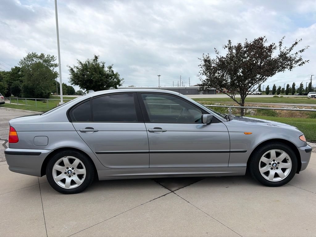 Used 2004 BMW 325i Sedan RWD image 13