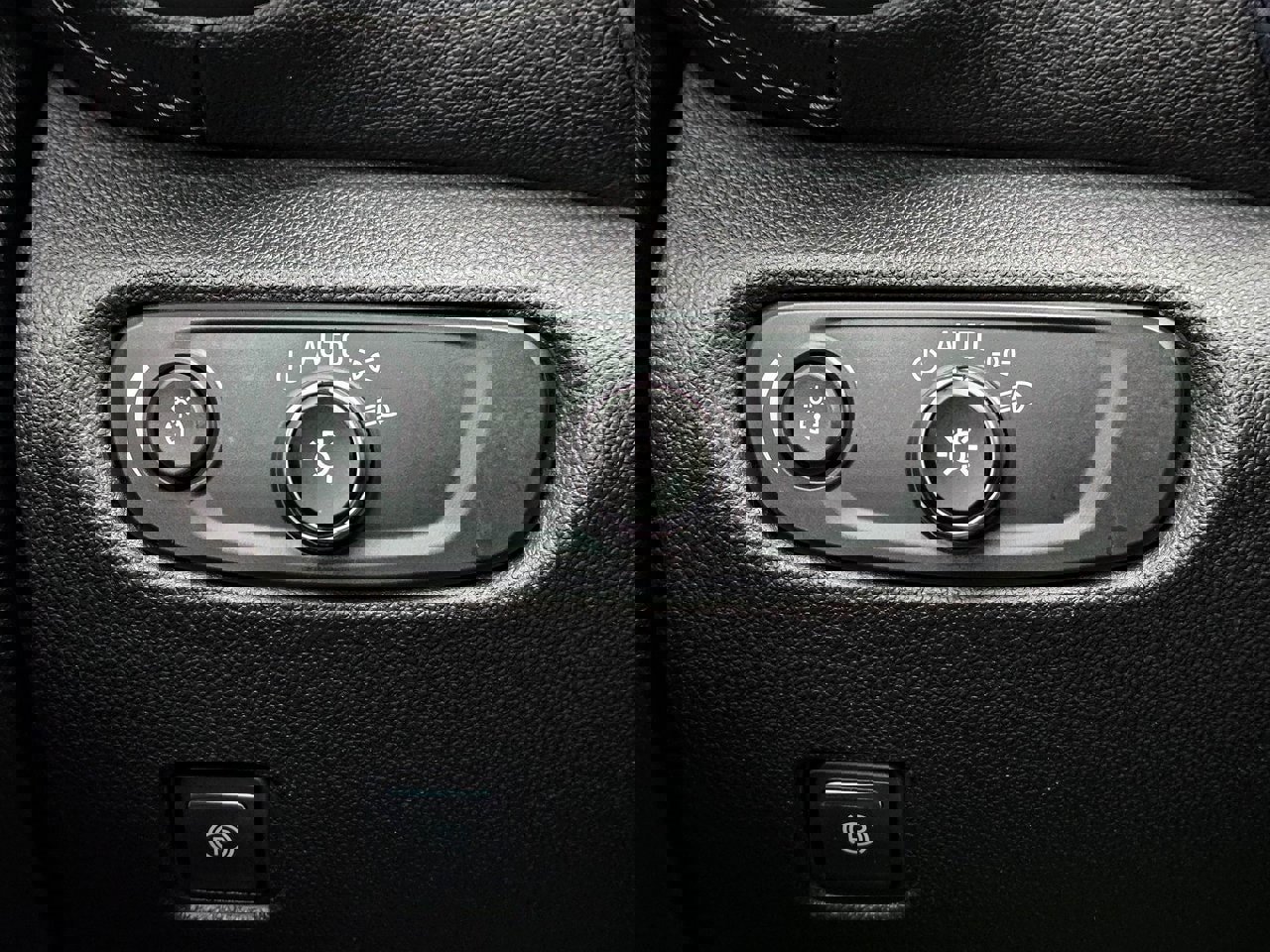 Used 2021 Chevrolet Blazer LT image 25