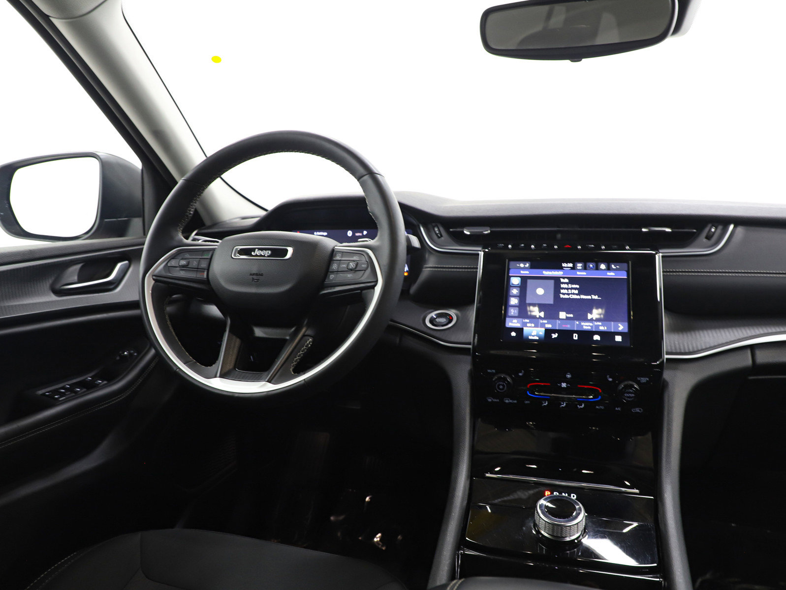 Used 2023 Jeep Grand Cherokee Laredo w/ Luxury Tech Group I image 14