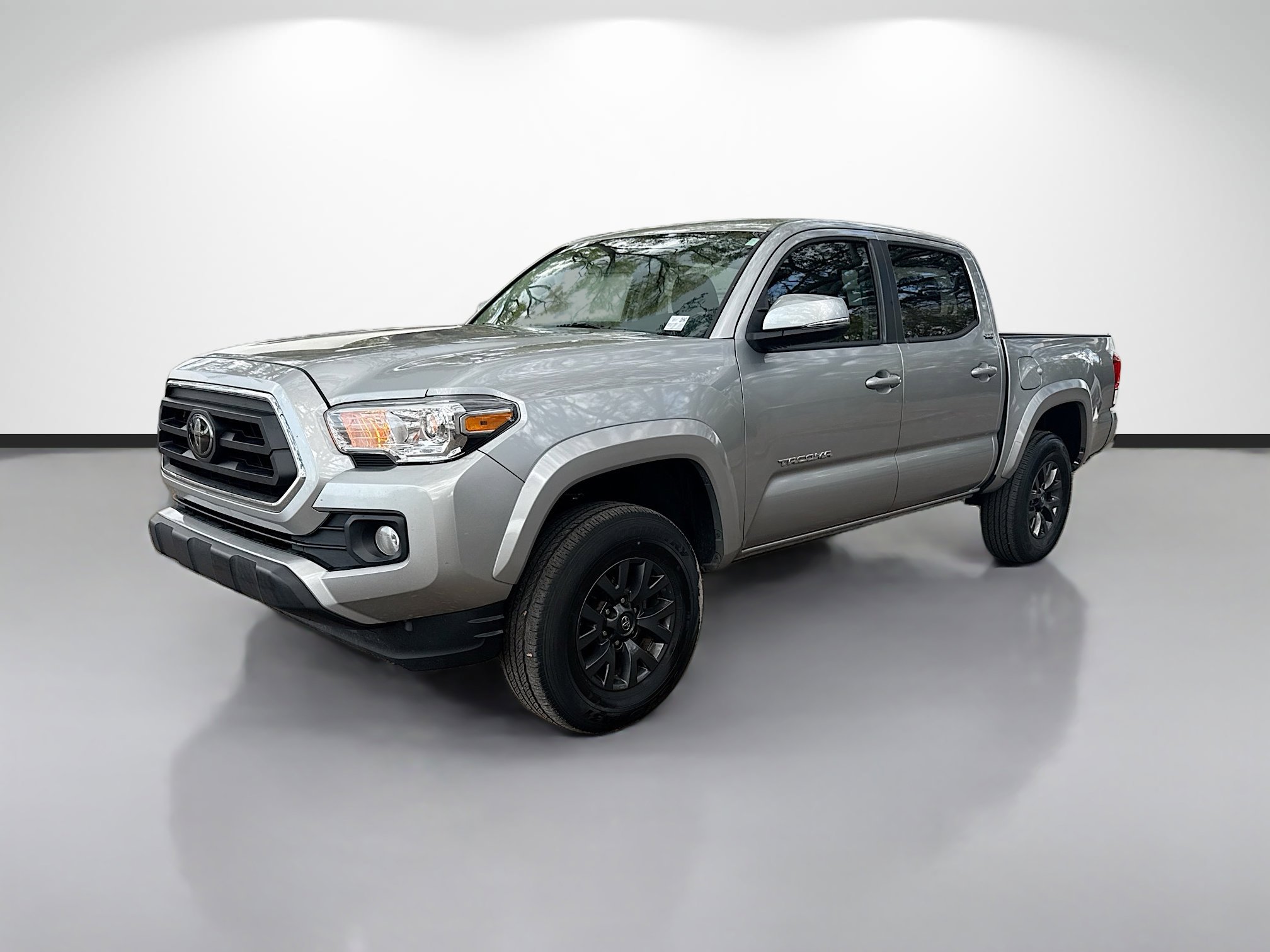 Used 2023 Toyota Tacoma SR5 w/ Technology Package image 7