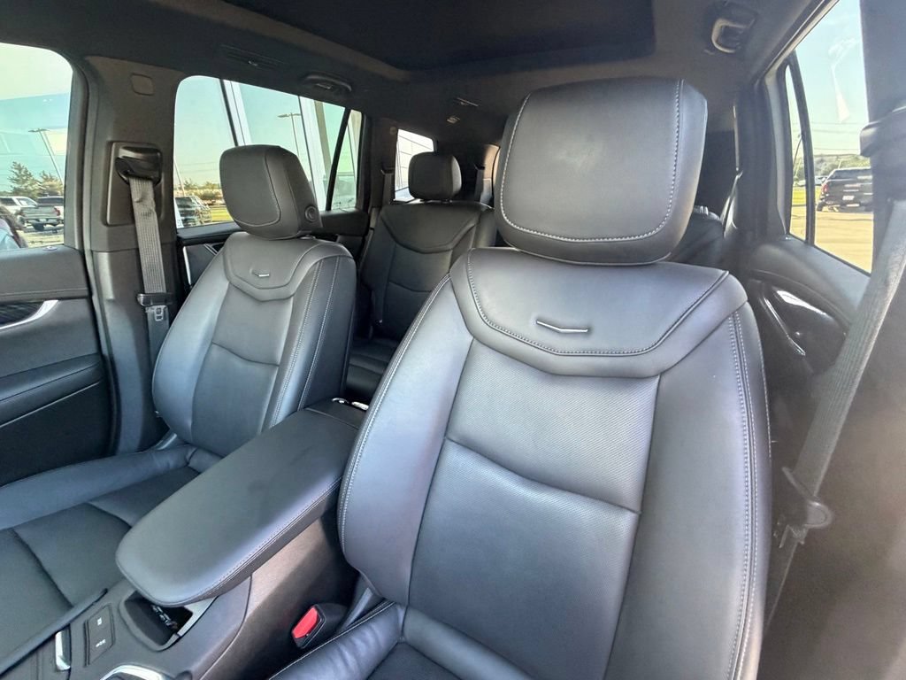 Used 2025 Cadillac XT6 Premium Luxury w/ Technology Package FWD image 10