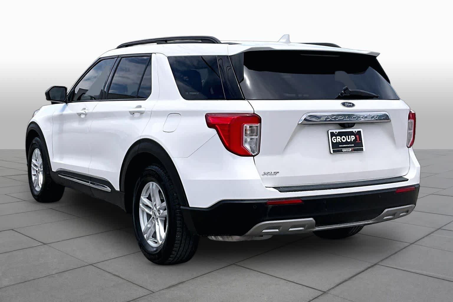 Used 2022 Ford Explorer XLT w/ Equipment Group 202A RWD image 11