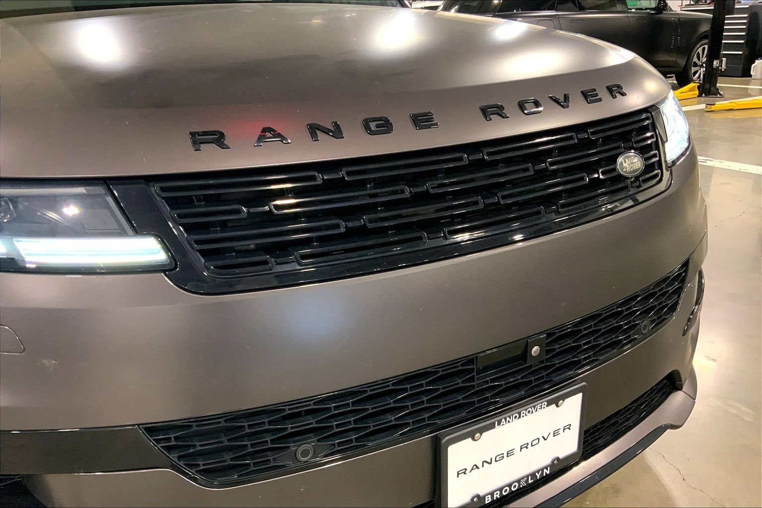 Certified 2024 Land Rover Range Rover Sport Dynamic SE AWD/4WD image 6