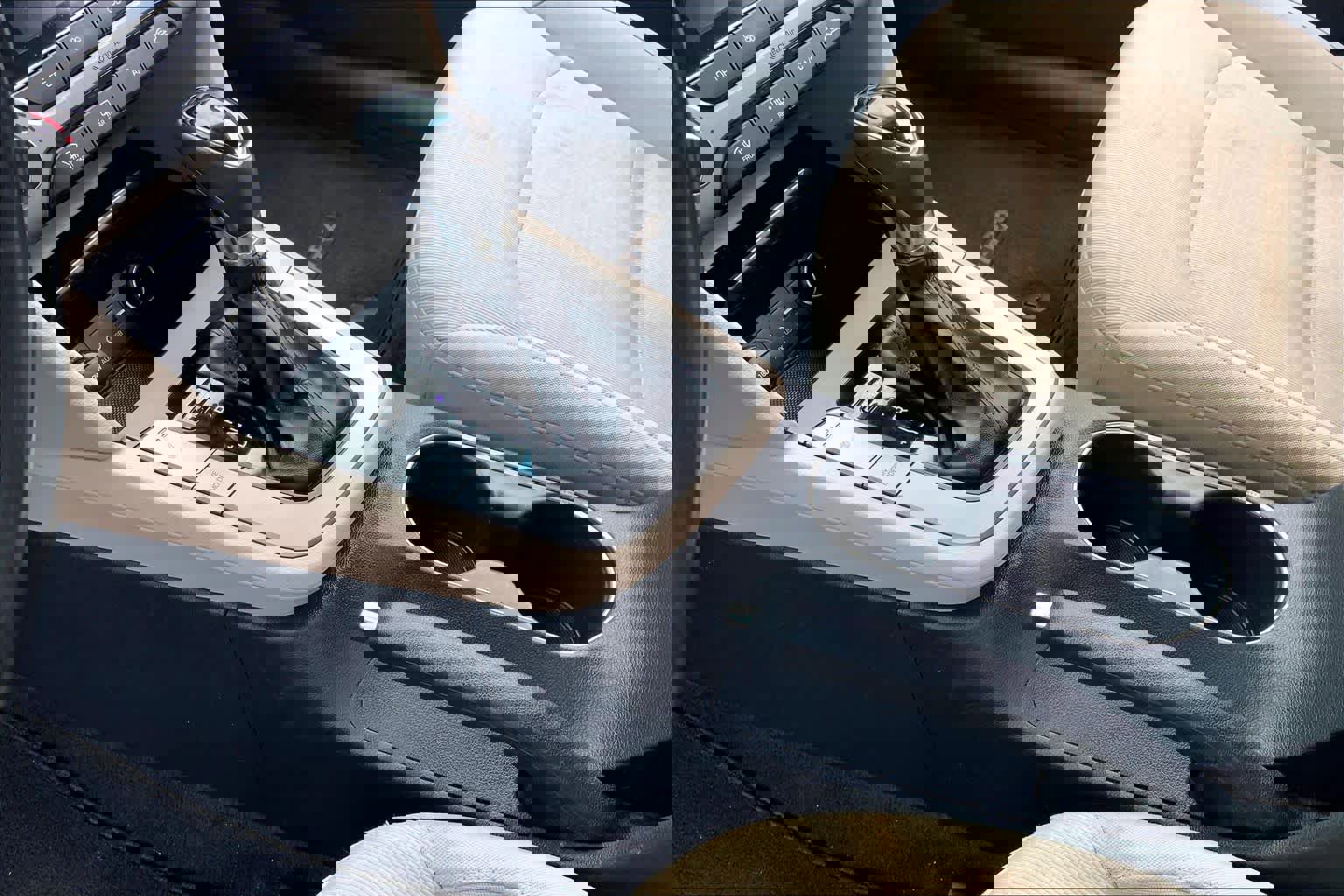 Used 2017 Hyundai Elantra Value Edition w/ Cargo Package image 17