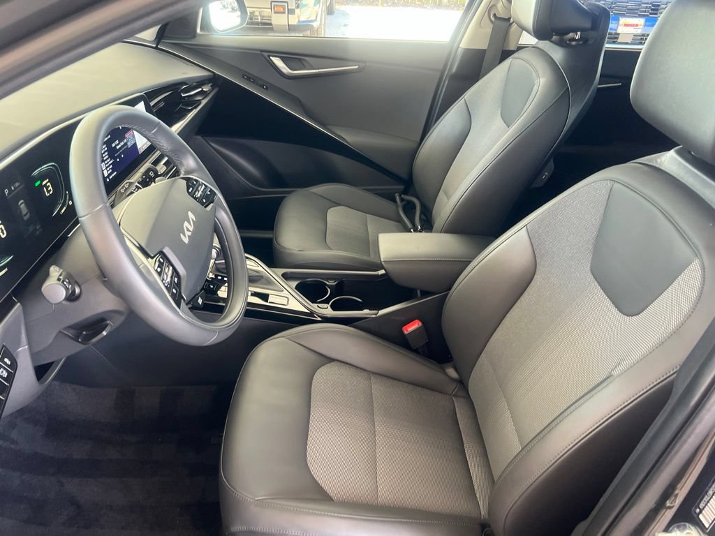 Certified 2024 Kia Niro EX FWD image 4