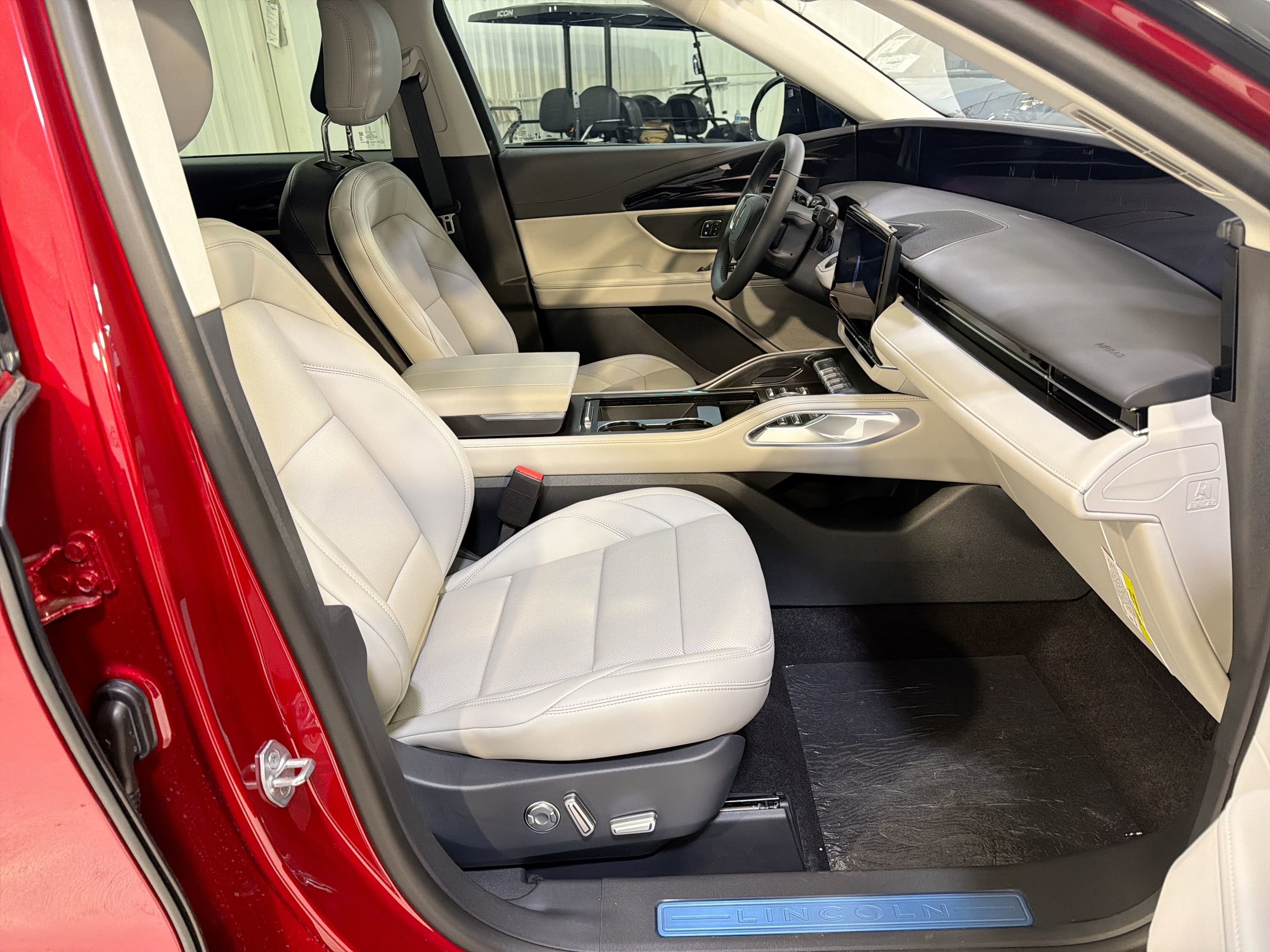 New 2026 Lincoln Nautilus Premier AWD/4WD image 29