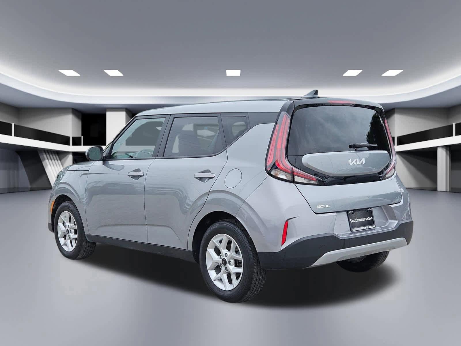 Certified 2025 Kia Soul LX w/ LX Technology Package FWD image 4