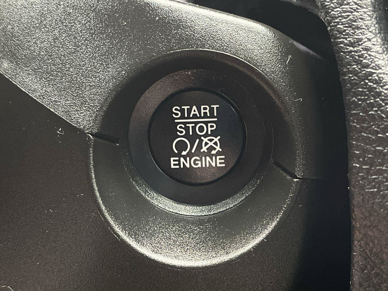 Used 2020 Jeep Compass Latitude w/ Cold Weather Group AWD/4WD image 18