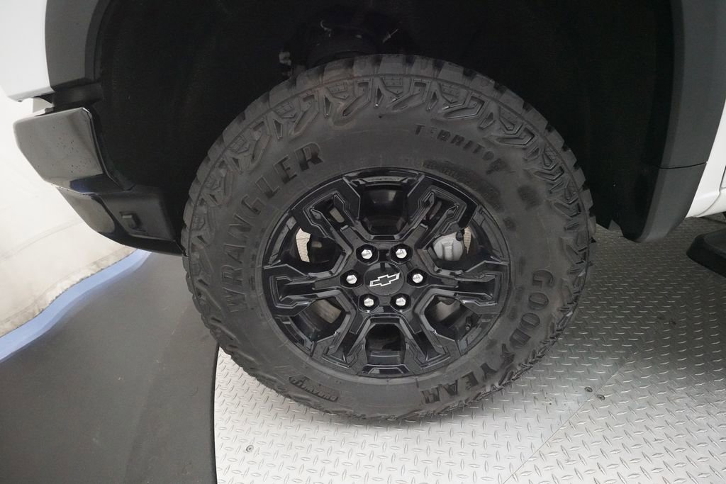 Certified 2025 Chevrolet Silverado 1500 ZR2 w/ Technology Package image 26