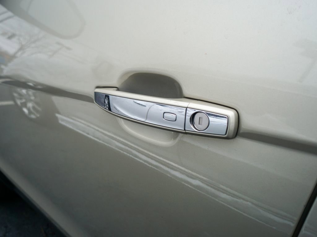 Used 2016 Cadillac SRX Performance w/ Driver Awareness Package image 9