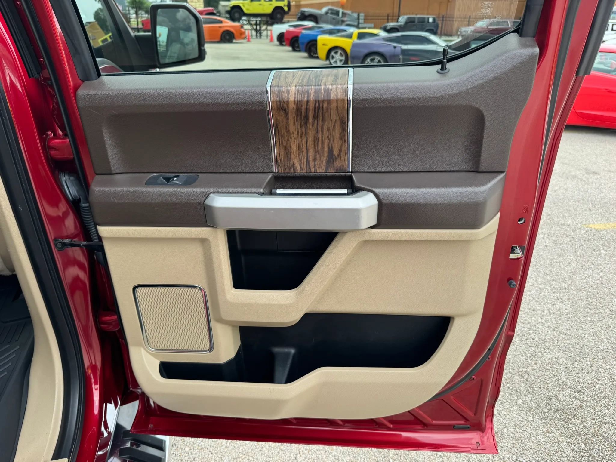 Used 2019 Ford F150 Lariat w/ Equipment Group 502A Luxury RWD image 26