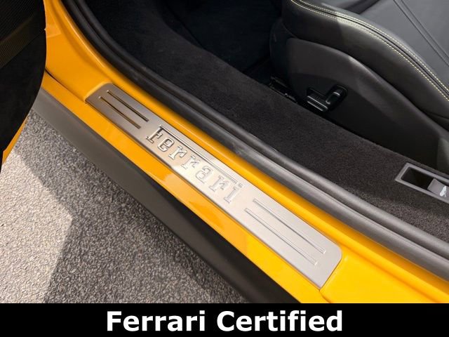 Used 2022 Ferrari SF90 Spider image 26