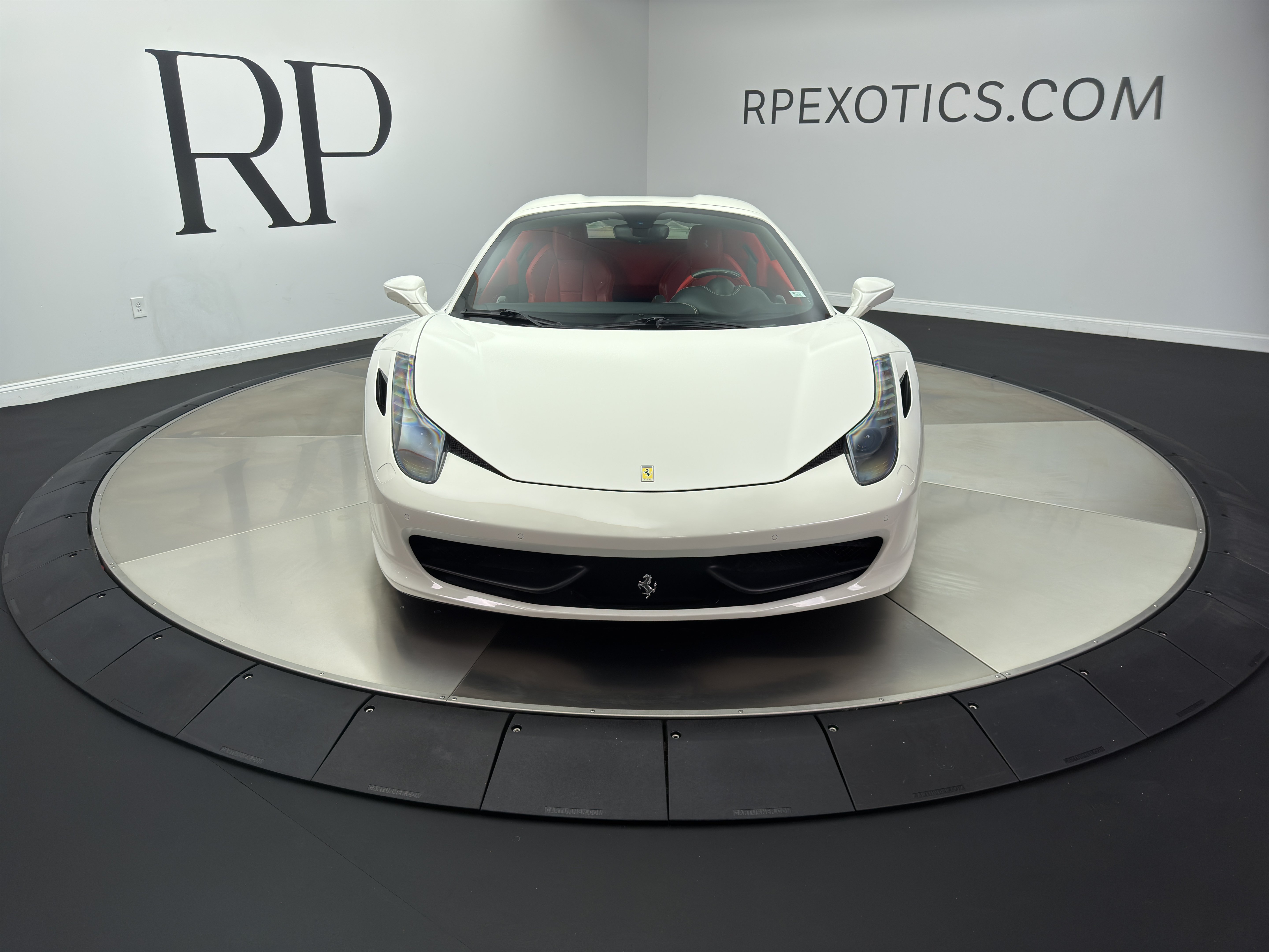 Used 2013 Ferrari 458 Spider RWD image 12