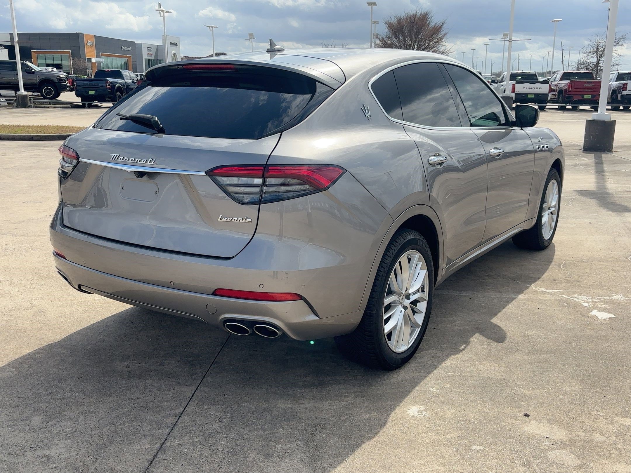 Used 2022 Maserati Levante GT image 3