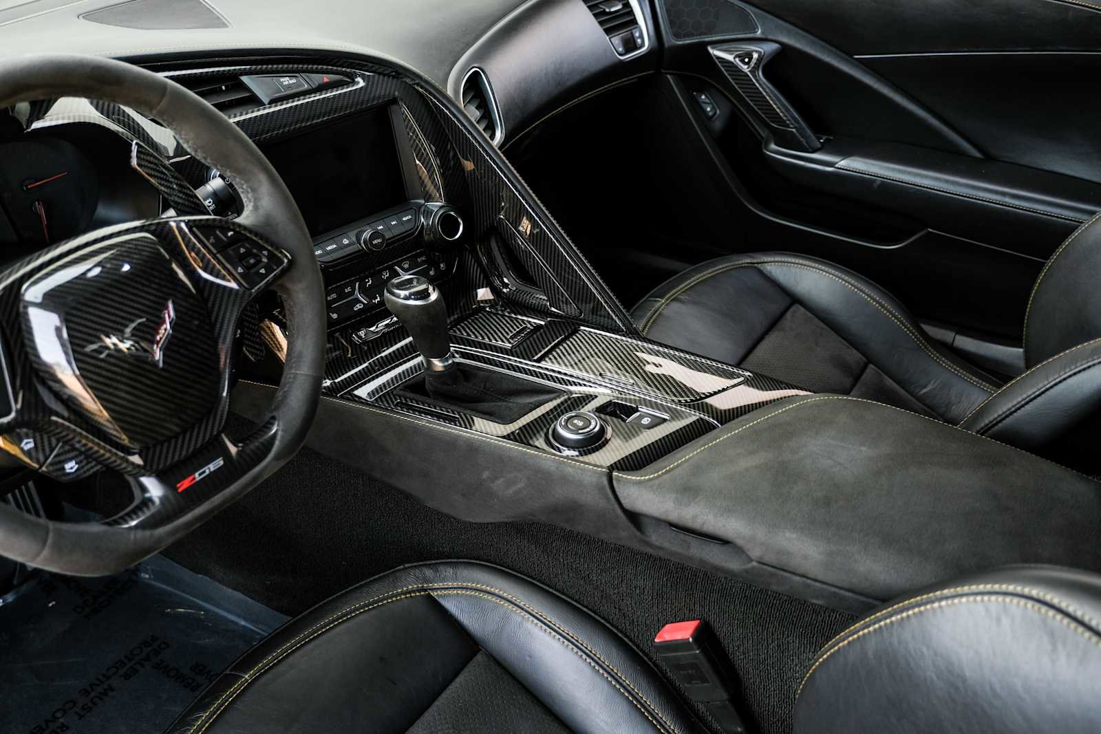 Used 2015 Chevrolet Corvette Z06 w/ 3LZ Preferred Equipment Group image 27