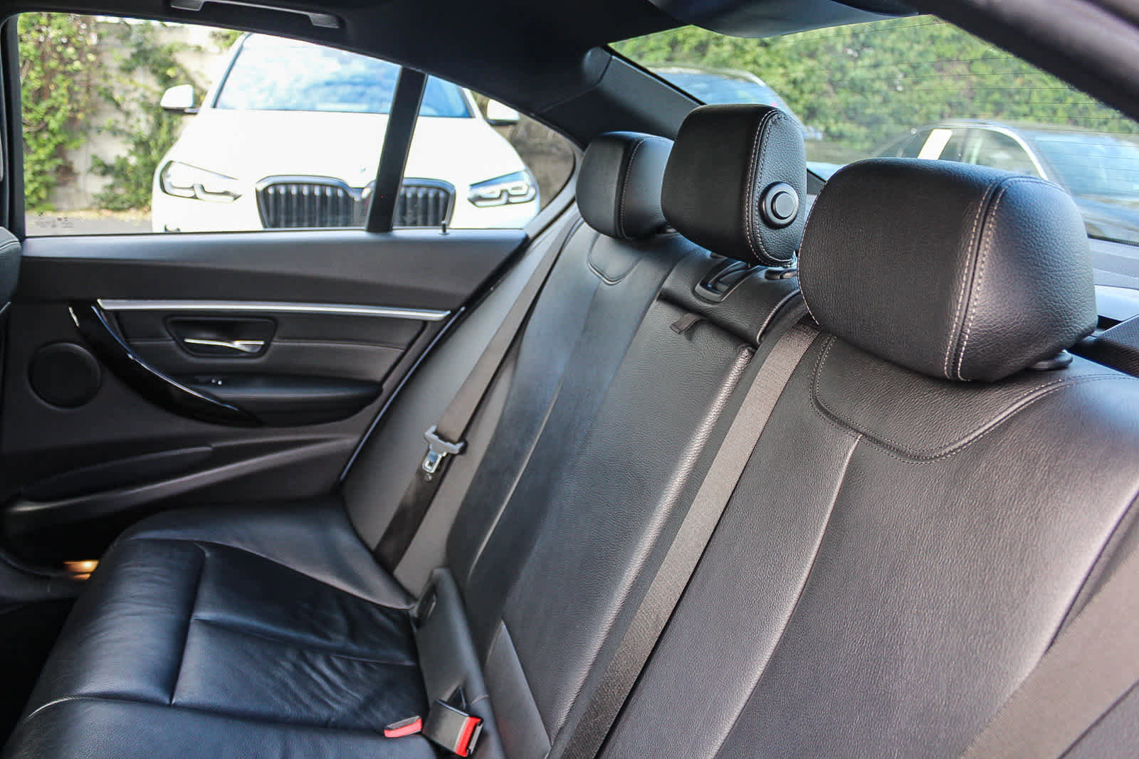 Used 2018 BMW 330e image 18