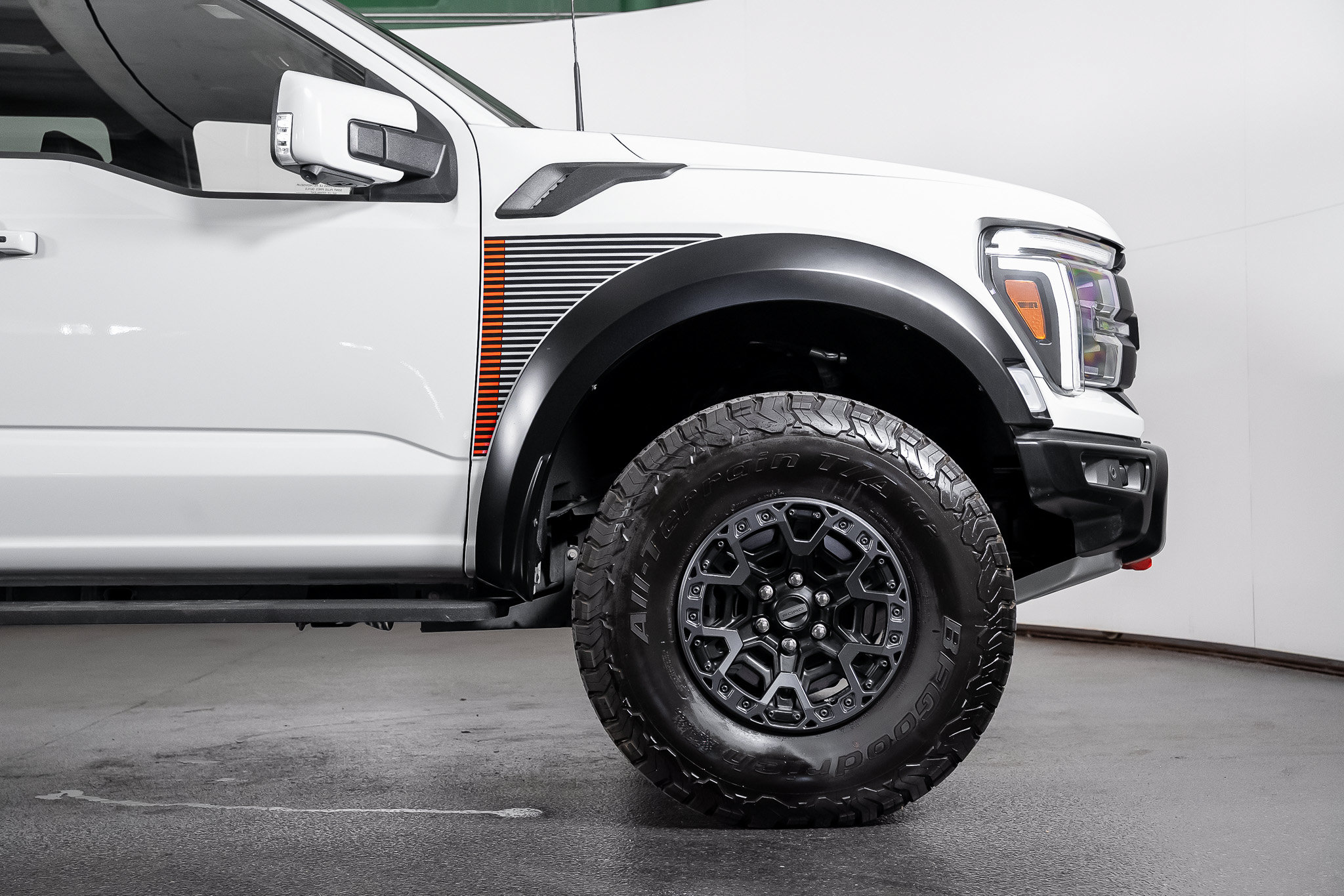 Used 2024 Ford F150 Raptor w/ Equipment Group 803A Raptor R AWD/4WD image 33