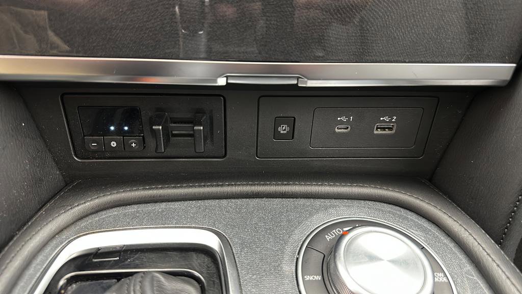 Used 2021 Nissan Armada SV AWD/4WD image 26