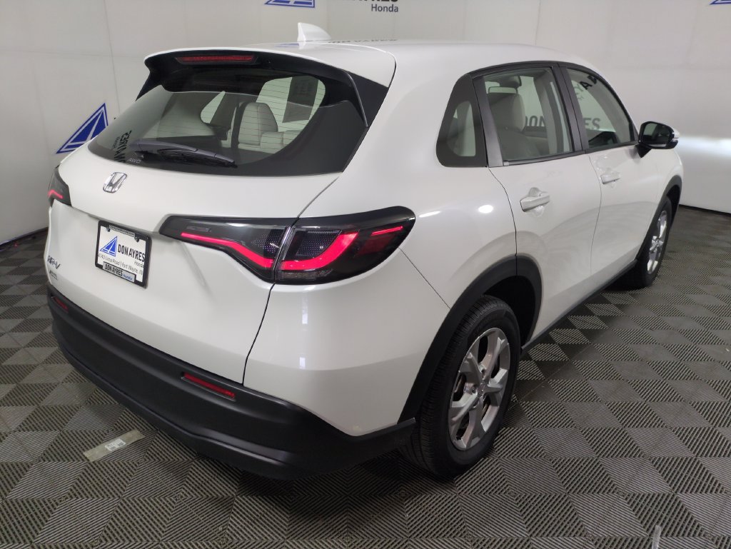 Used 2025 Honda HR-V LX image 8