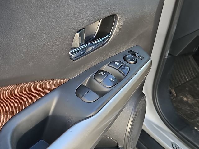 Used 2019 Nissan Kicks SR FWD image 17