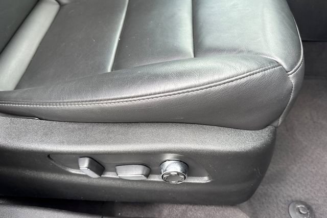 Used 2024 Cadillac XT4 Premium Luxury image 23