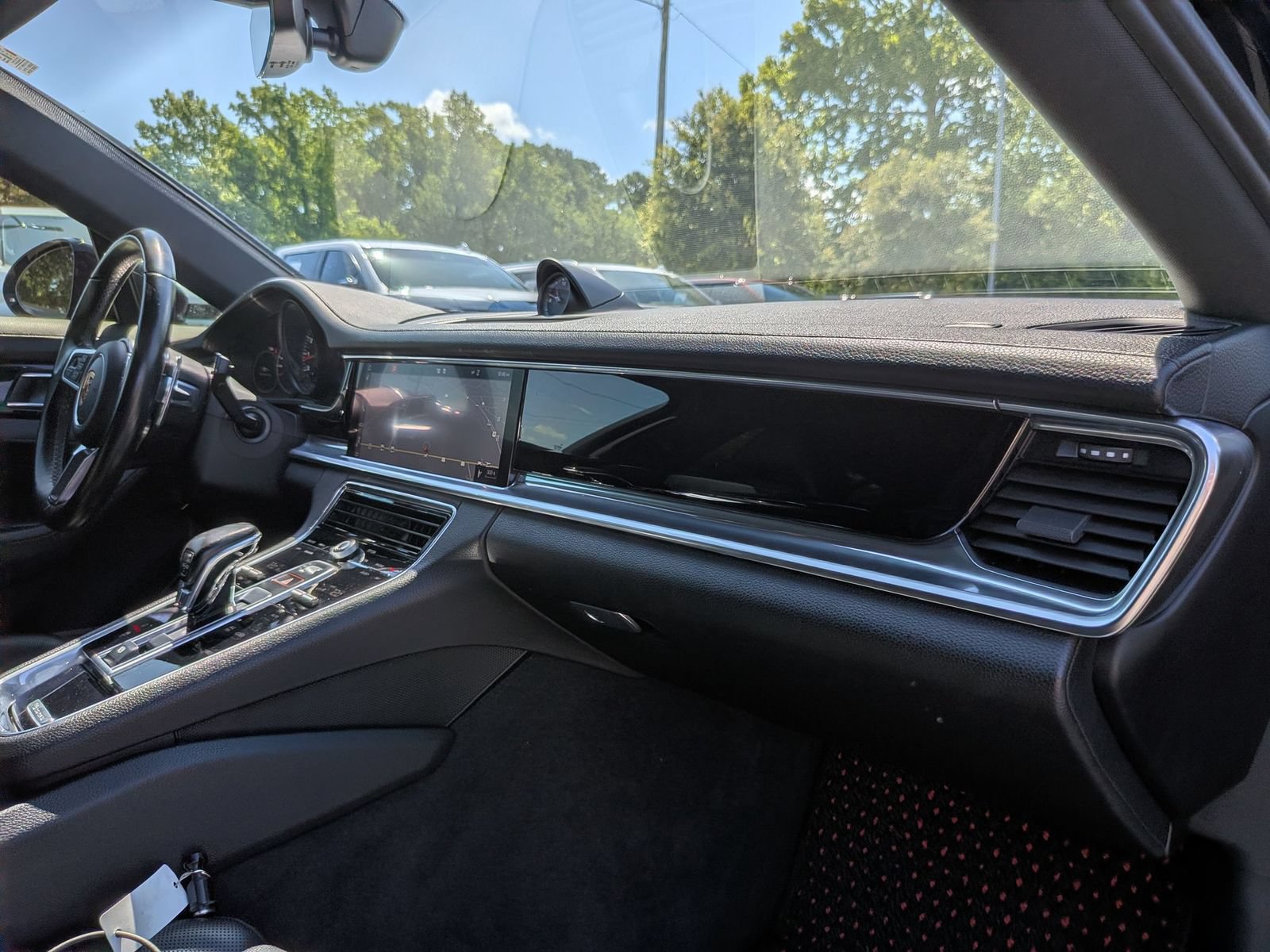 Used 2020 Porsche Panamera RWD image 41