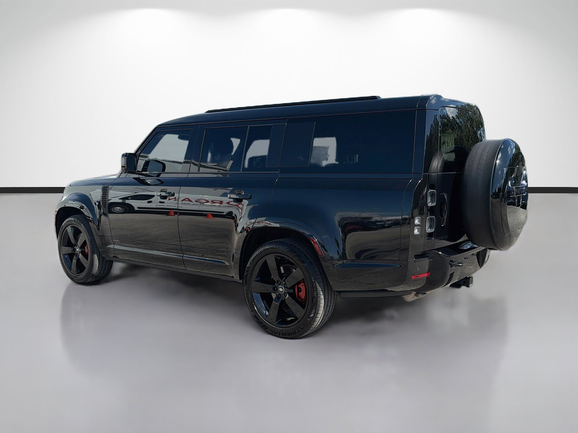 Used 2025 Land Rover Defender 130 X AWD/4WD image 3