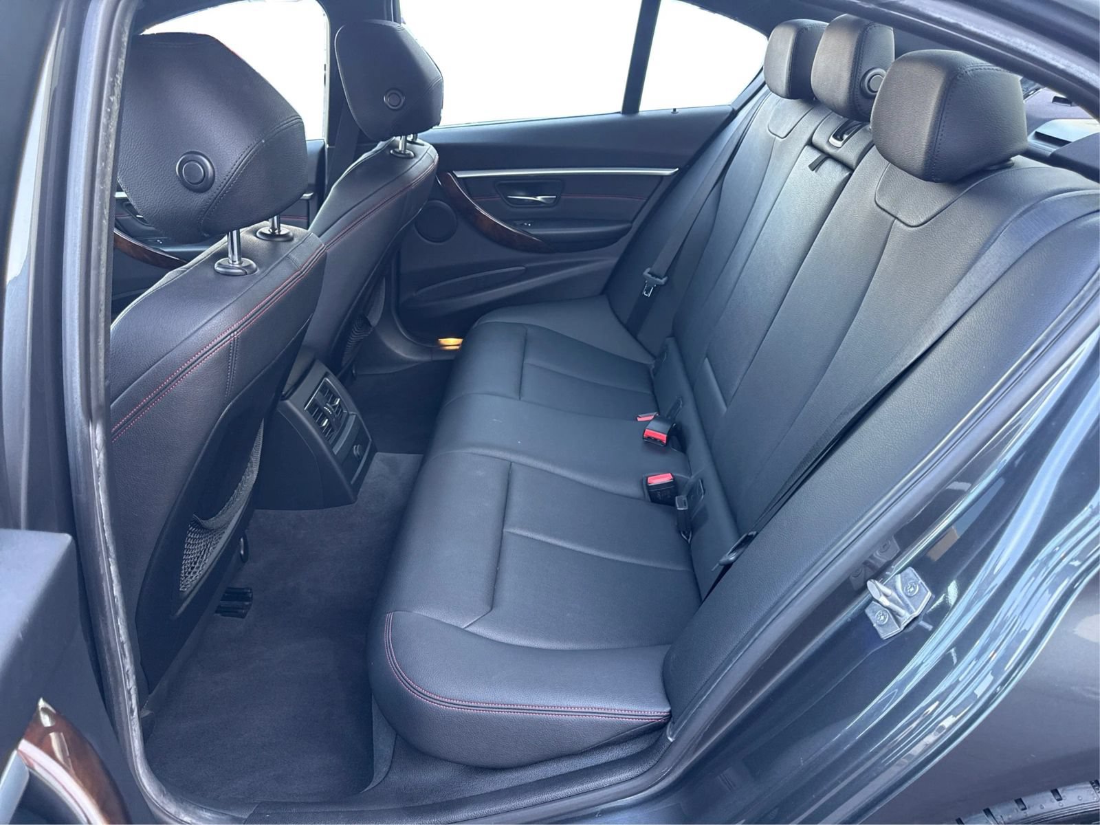 Used 2017 BMW 330i Sedan RWD image 10