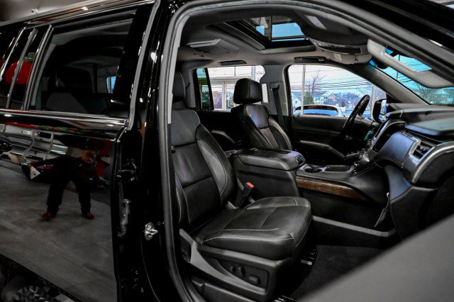 Used 2020 Chevrolet Suburban LT image 31
