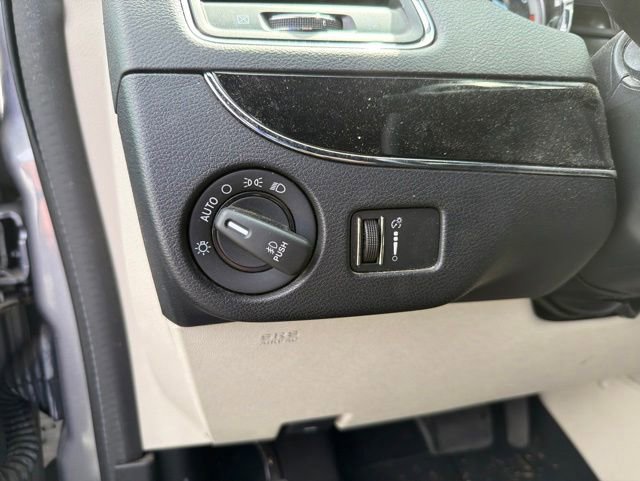 Used 2017 Dodge Grand Caravan SXT FWD image 10