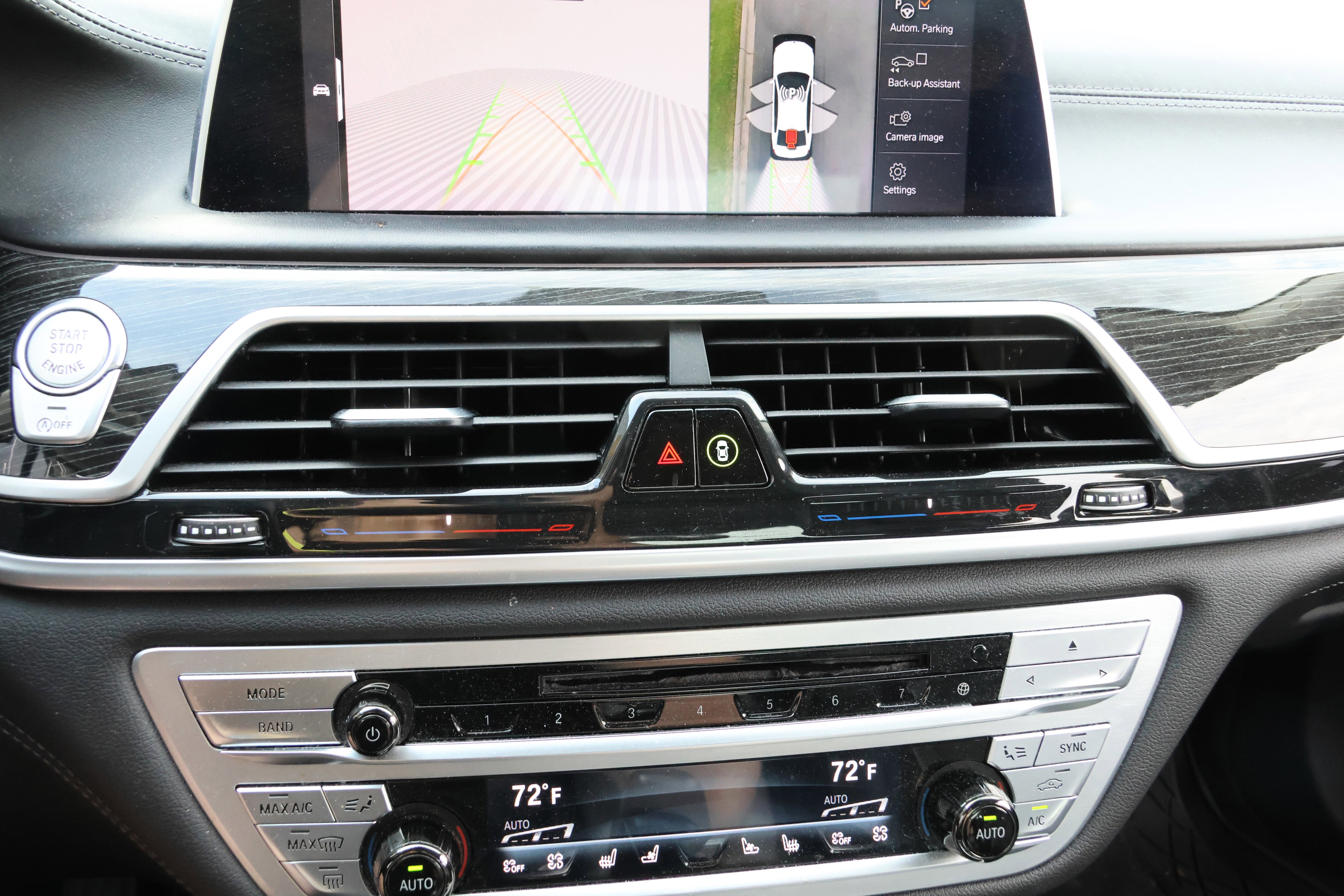 Used 2020 BMW 740i w/ Premium Package RWD image 22