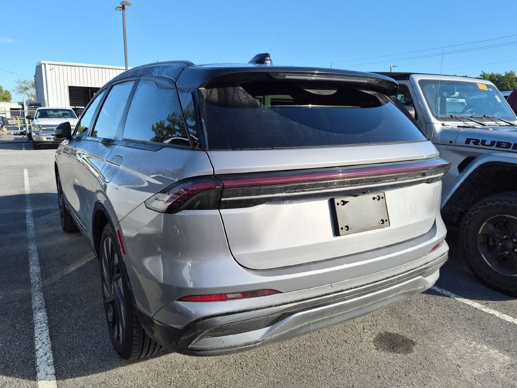 Used 2025 Lincoln Nautilus Reserve w/ Jet Appearance Package AWD/4WD image 7