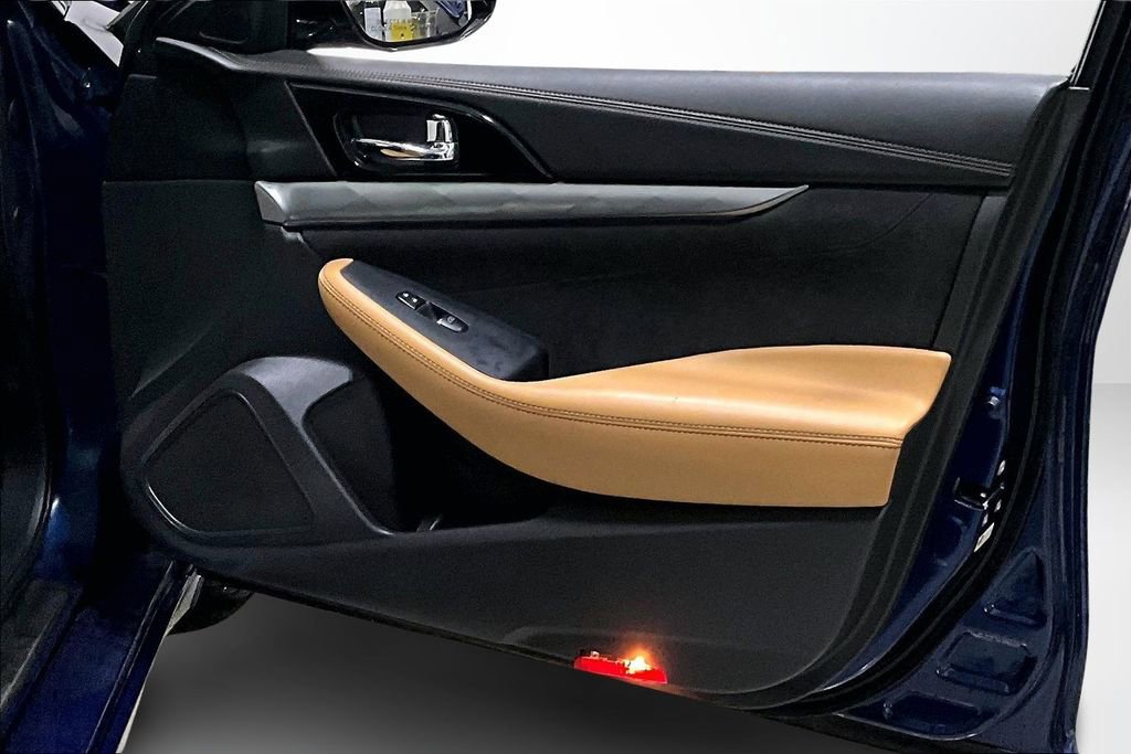 Used 2016 Nissan Maxima SR image 26