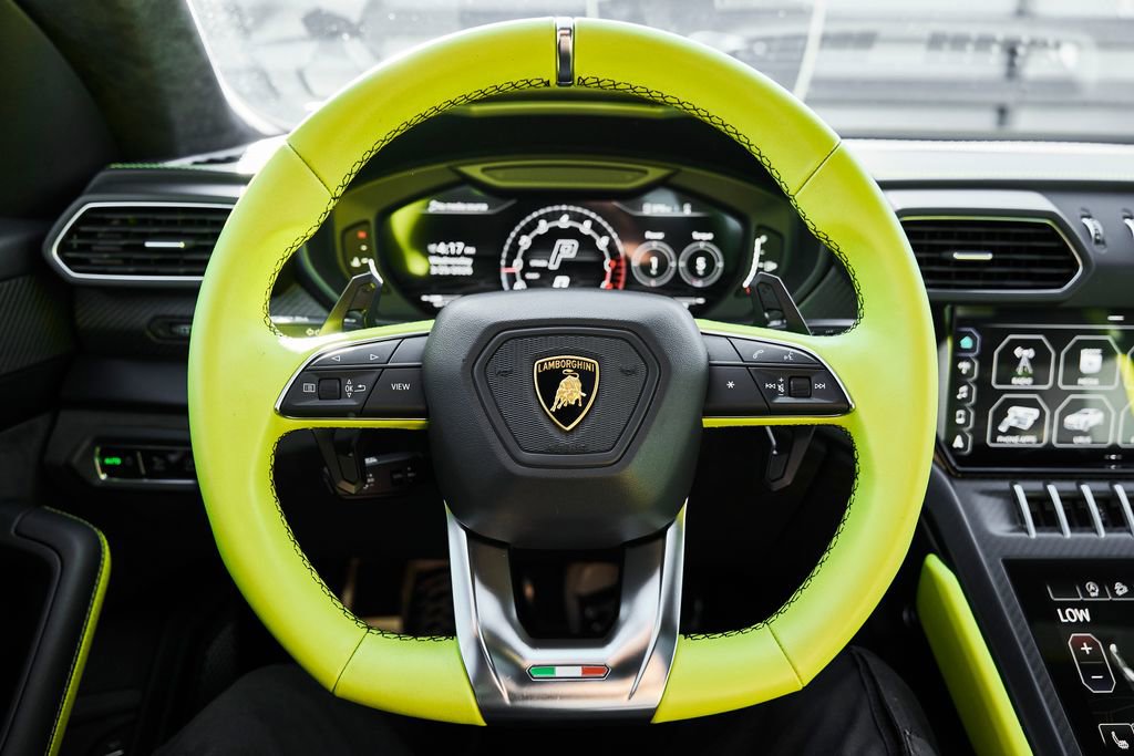 Used 2022 Lamborghini Urus AWD/4WD image 56