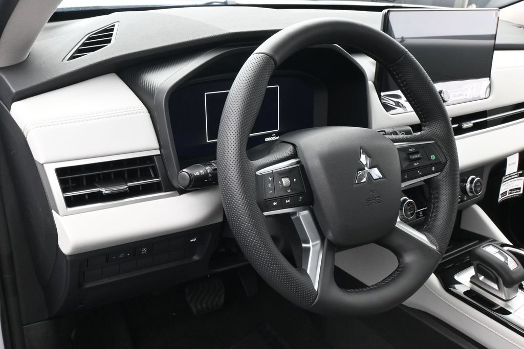 New 2026 Mitsubishi Outlander SE FWD image 15