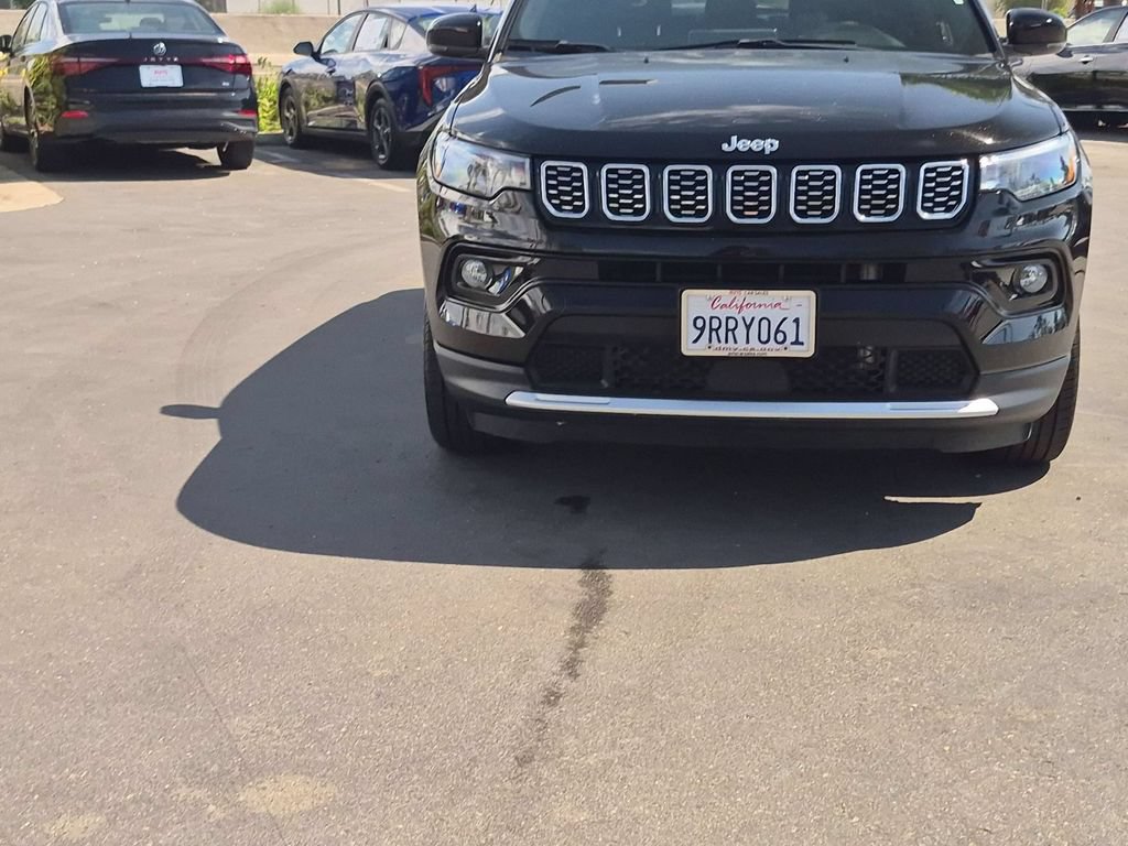 Used 2025 Jeep Compass Limited AWD/4WD image 2