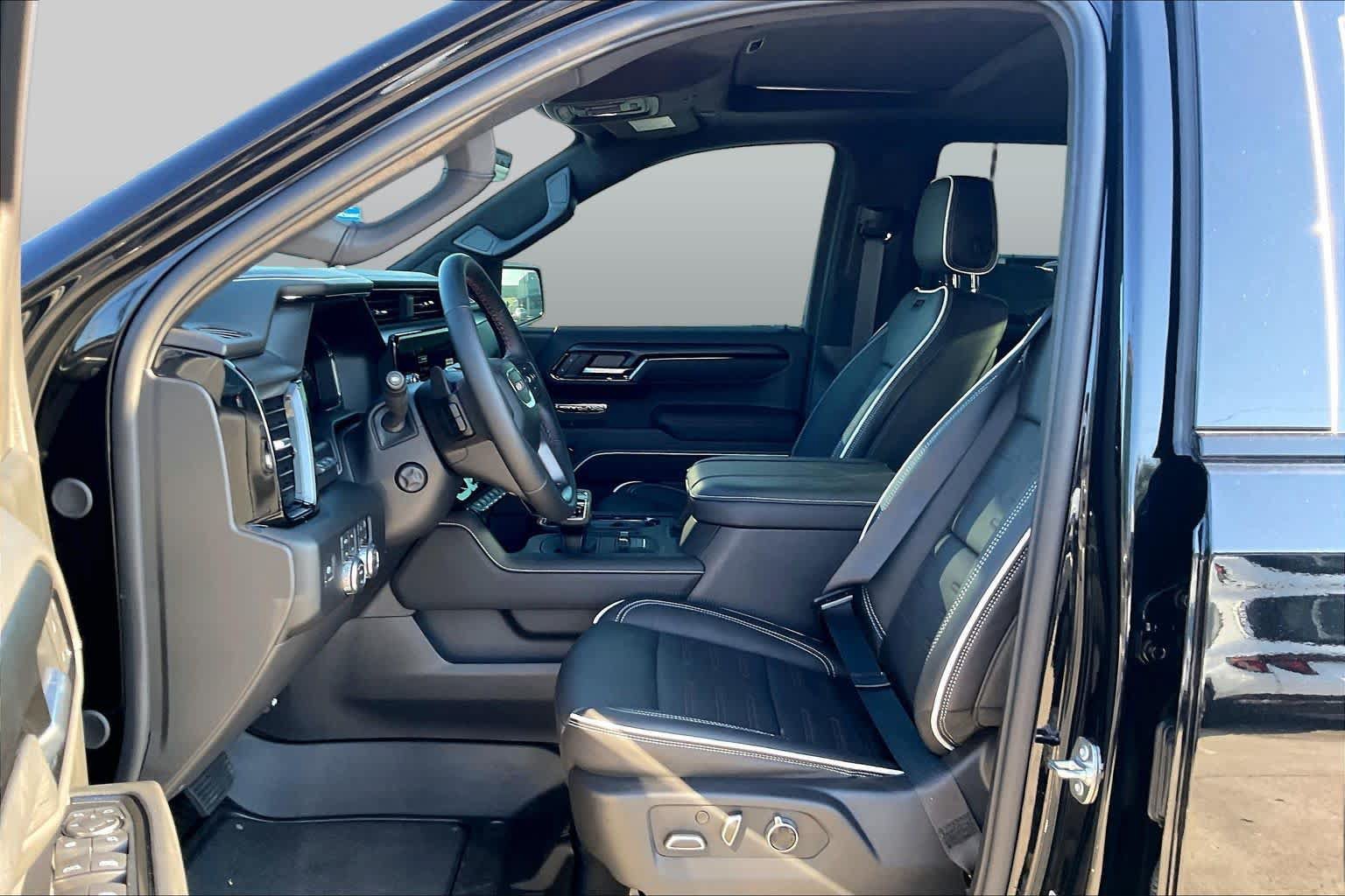 Used 2026 GMC Sierra 1500 AT4X AWD/4WD image 8