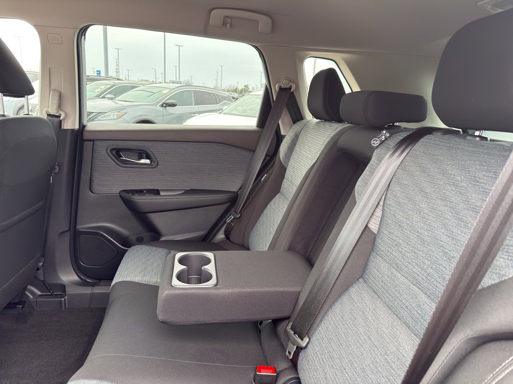 Certified 2023 Nissan Rogue SV image 33