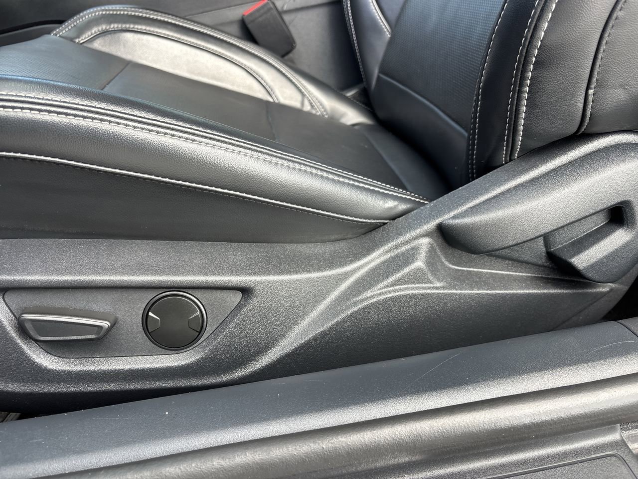 Used 2024 Ford Mustang GT Premium image 19