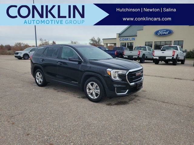 Used 2024 GMC Terrain SLE image 1