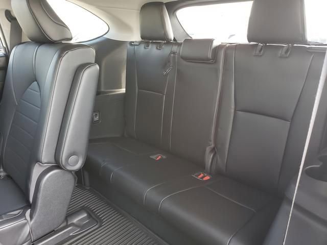Used 2021 Toyota Highlander XLE image 14