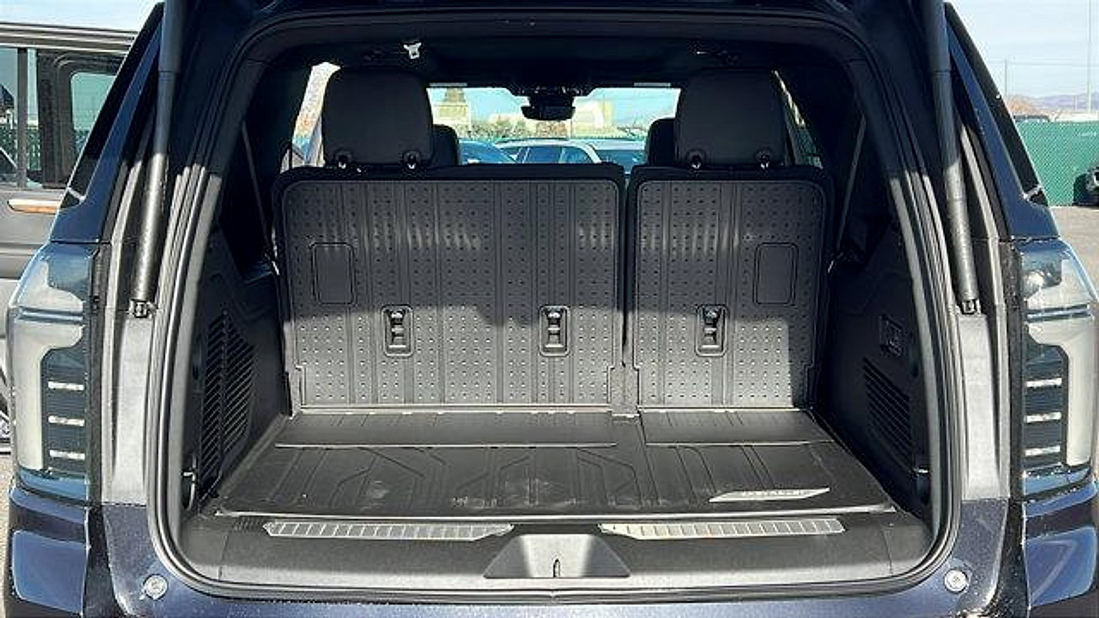 New 2026 Chevrolet Suburban High Country image 13