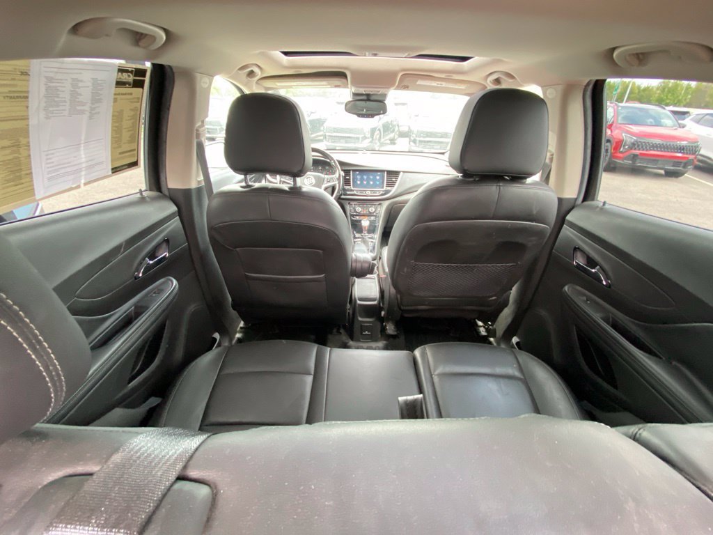 Used 2019 Buick Encore Essence FWD image 21