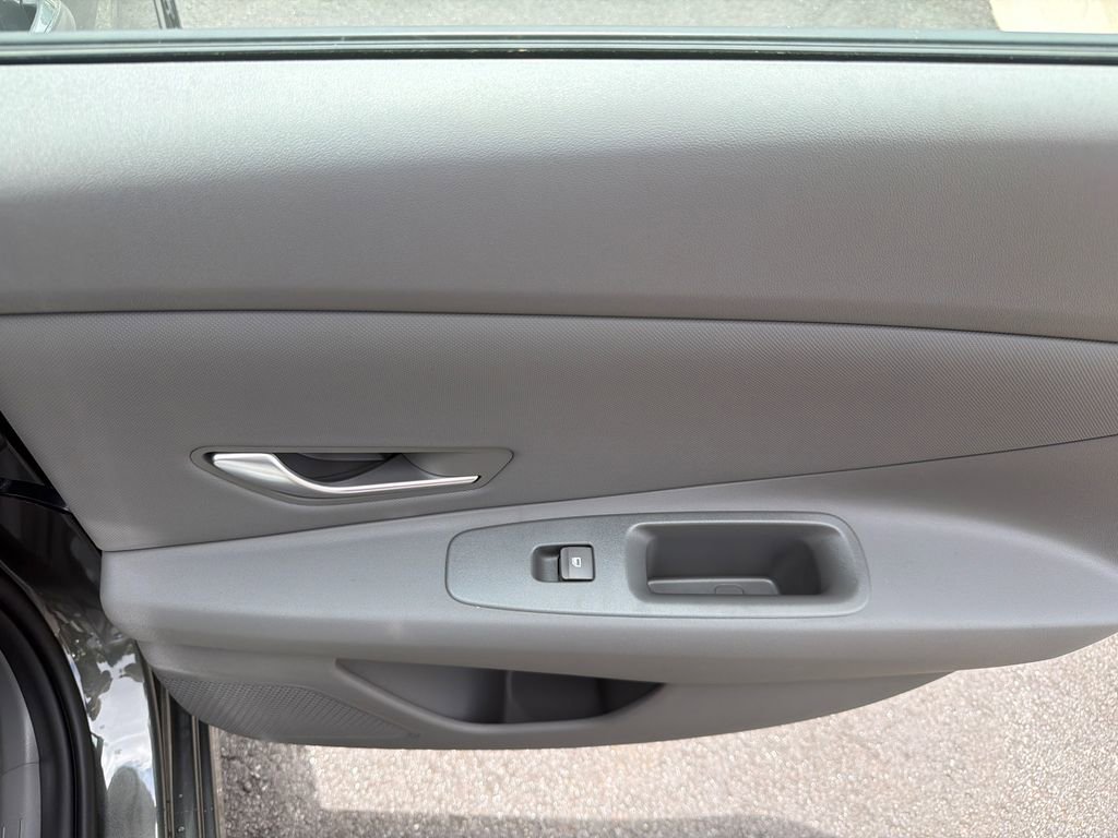 New 2026 Hyundai Elantra Sport FWD image 17