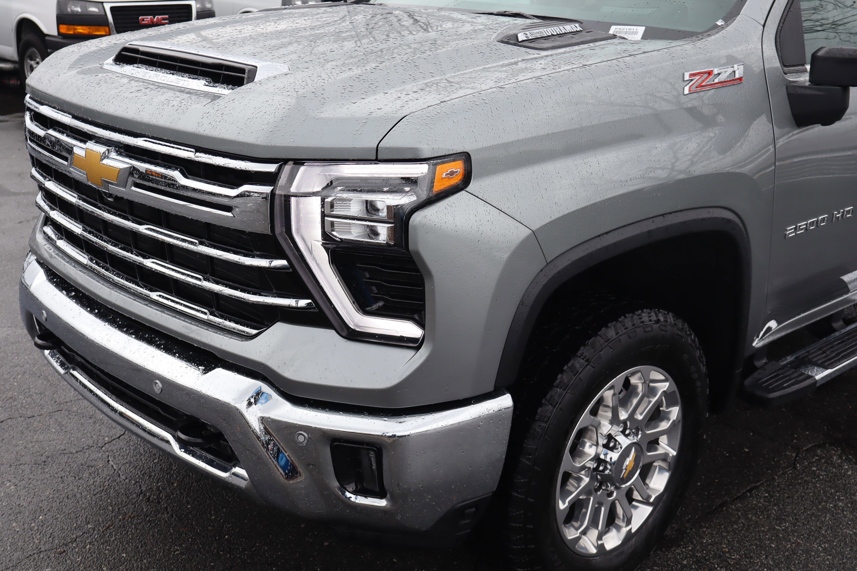 Used 2025 Chevrolet Silverado 2500 LTZ w/ LTZ Plus Package image 6