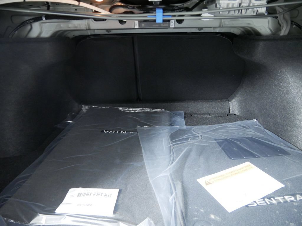New 2026 Nissan Sentra SR w/ SR Premium Package FWD image 17